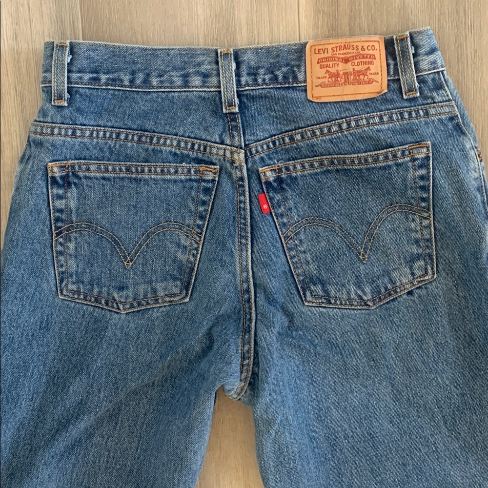 Levi's Women’s 550 Relaxed Tapered Straight Blue Jeans Rare Blanket Red tag 8M